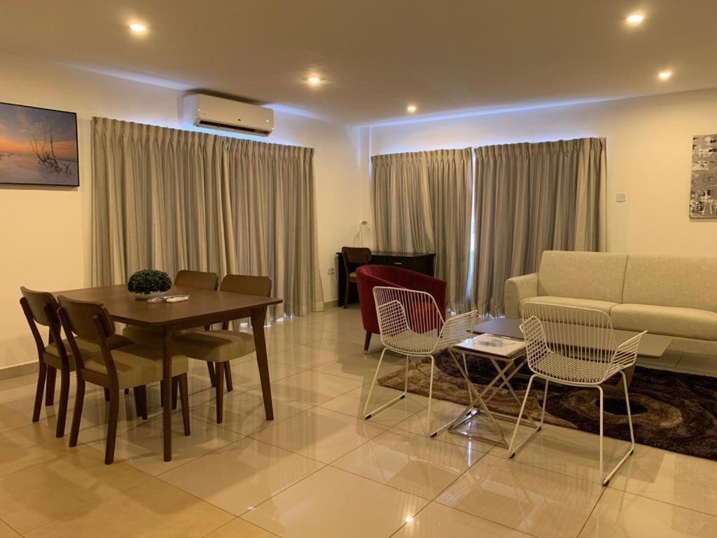 The Gallery Luxury Apartments Аккра Екстер'єр фото