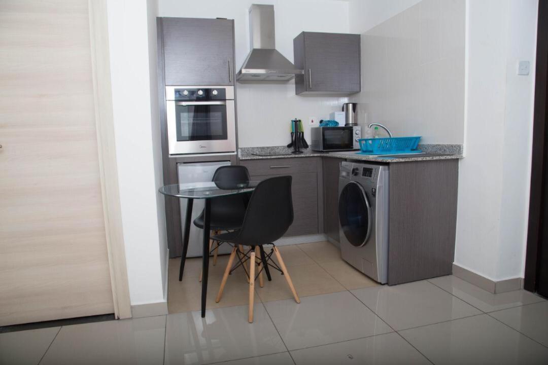 The Gallery Luxury Apartments Аккра Екстер'єр фото
