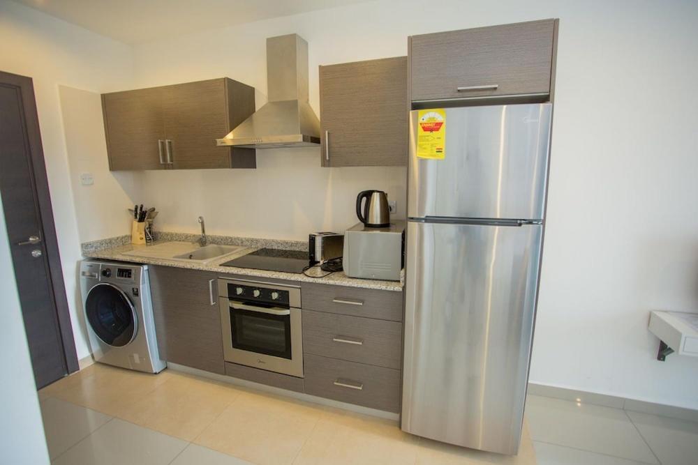 The Gallery Luxury Apartments Аккра Екстер'єр фото