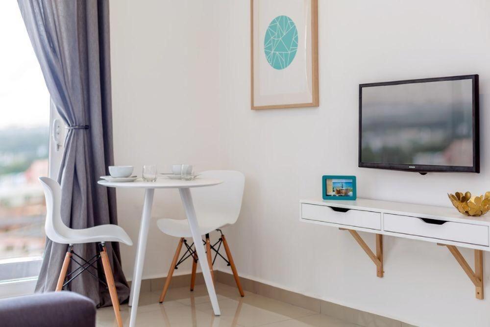 The Gallery Luxury Apartments Аккра Екстер'єр фото